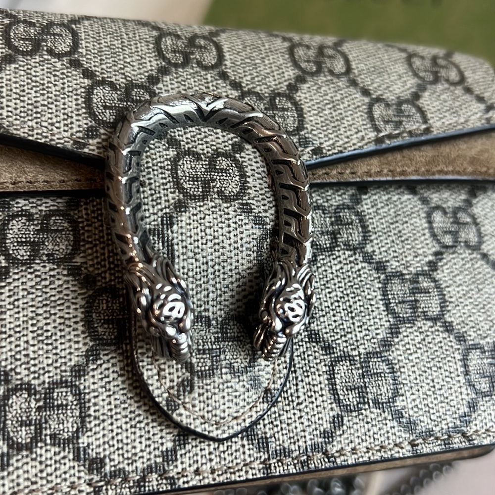 Gucci Mini Bag in Beige and Silver - Picture 2 of 9